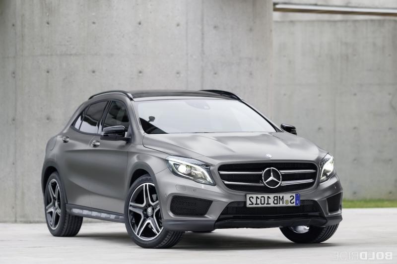 2015 Mercedes-Benz GLA 1600 x 1200