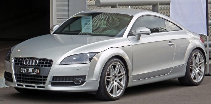 2007 Audi TT (8J) 2.0 TFSI coupe 01.jpg