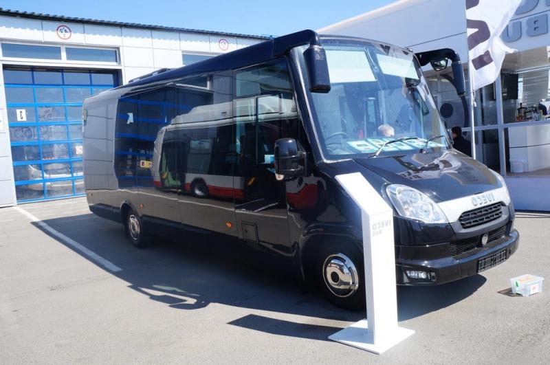 Автобус Feniks на шасси IVECO Daily 70C18CC (29+7+1)