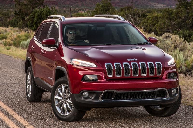2014 Jeep Cherokee Limited Front Three Quarters View 01