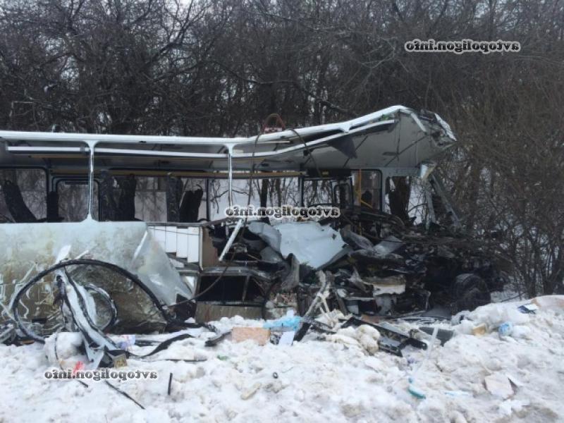 ДТП под Артемовском: КамАЗ уничтожил автобус - погибли 13 солдат НГ....