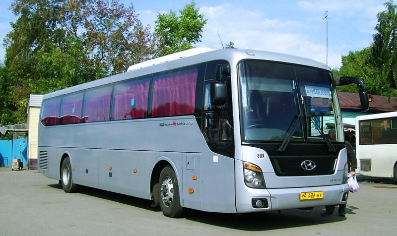 ,  Hyundai Universe Space Luxury  4210