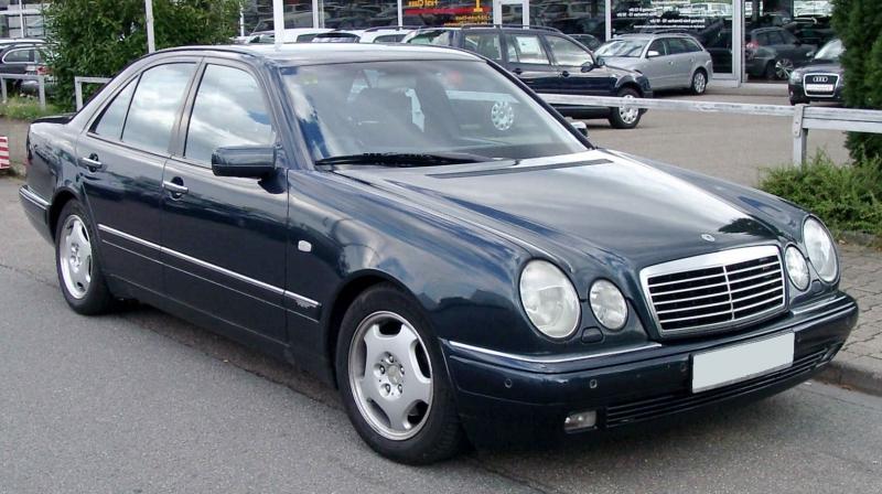 Mercedes-Benz W210 front 20080809.jpg