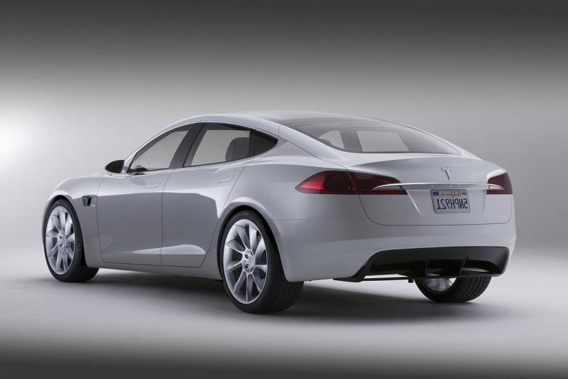У 2012-му Business Insider визнав автомобіль Tesla і вивів в топ кращих...